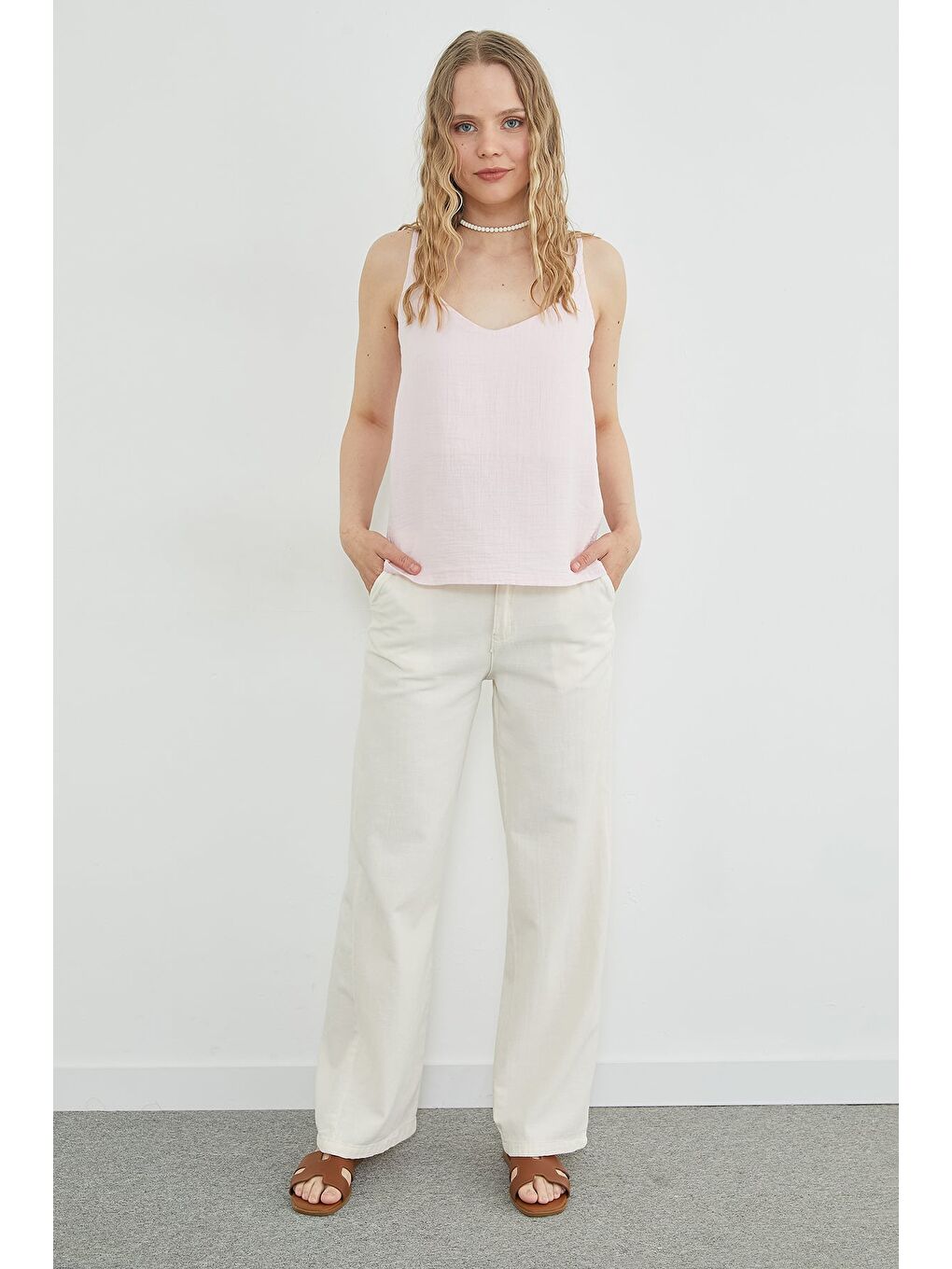 Pembe Basic İp Askılı Müslin Kumaş Salaş Bluz-3