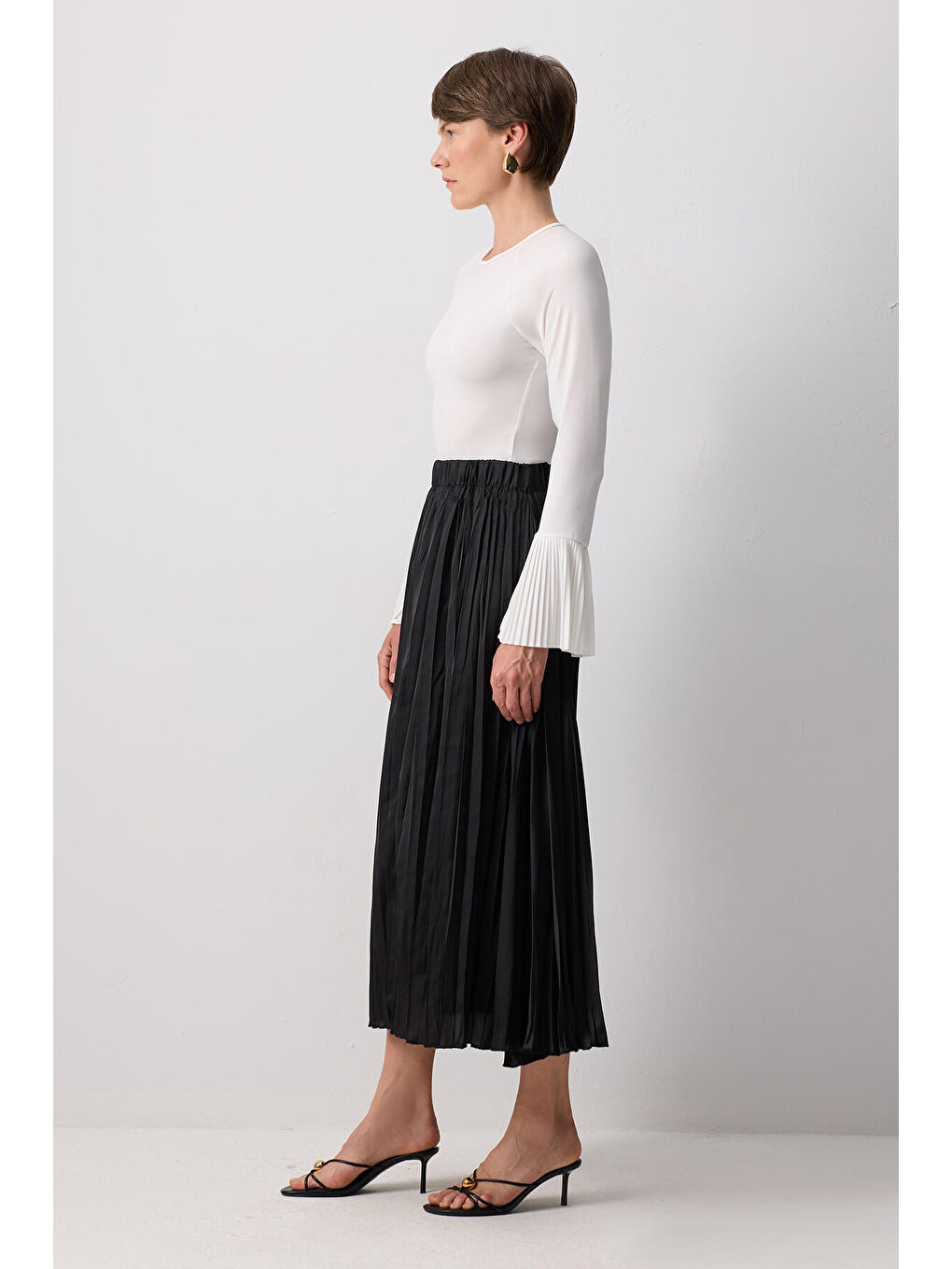 Siyah Crushlı Saten Etek-2