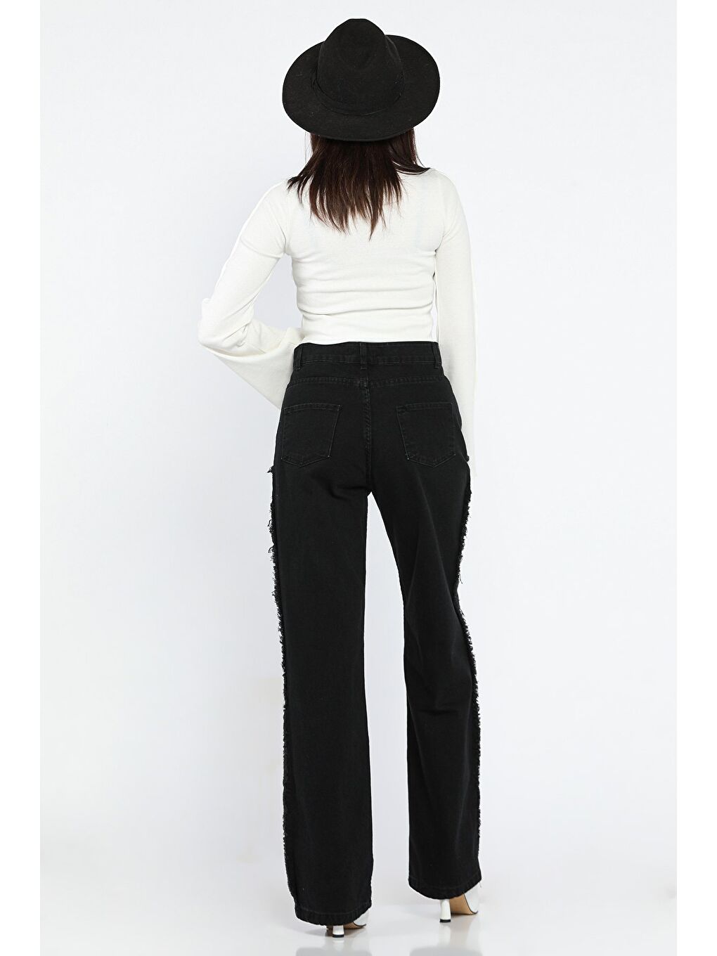 Siyah Püsküllü Tarz Kadın Bol Paça Jean Pantolon-3