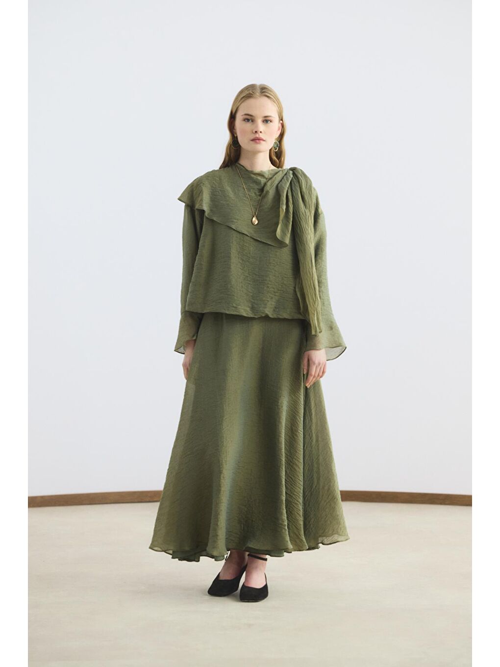 Yeşil Şal Yaka Gömlek Etek Takım Zeytin-2