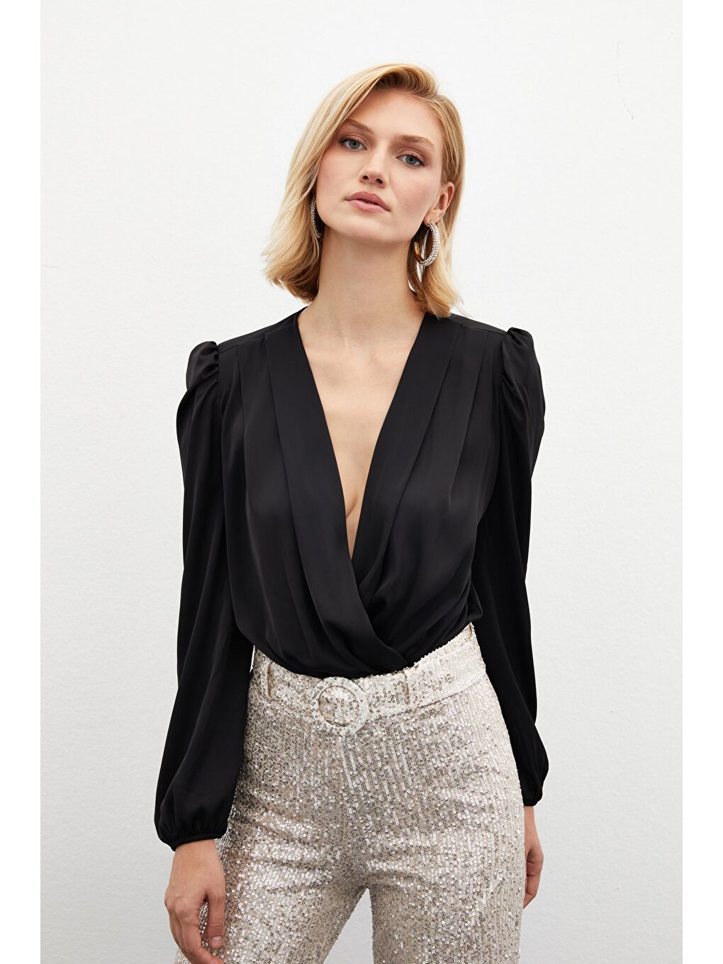 Kruvaze Saten Bodysuit Bluz - Siyah-1