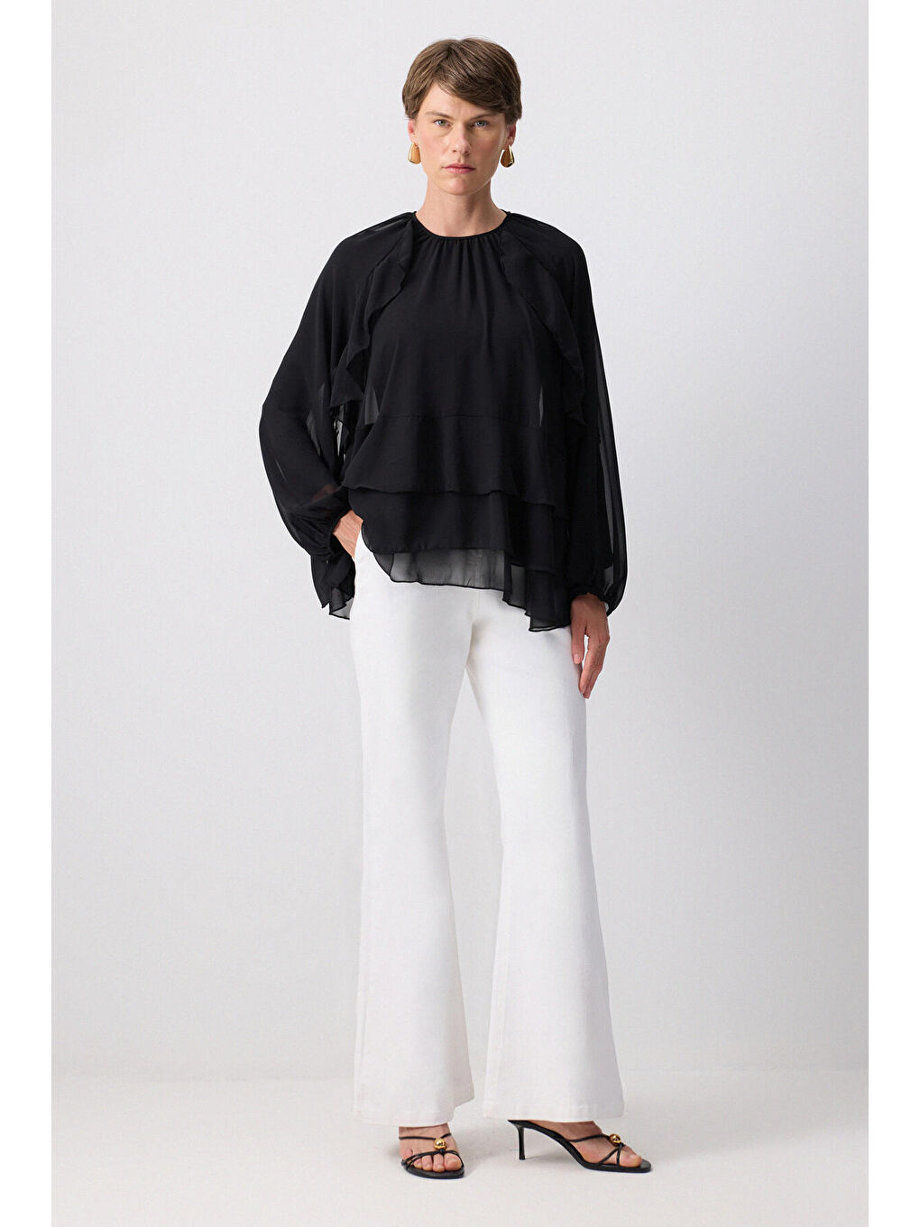 Siyah Fırfırlı Şifon Bluz