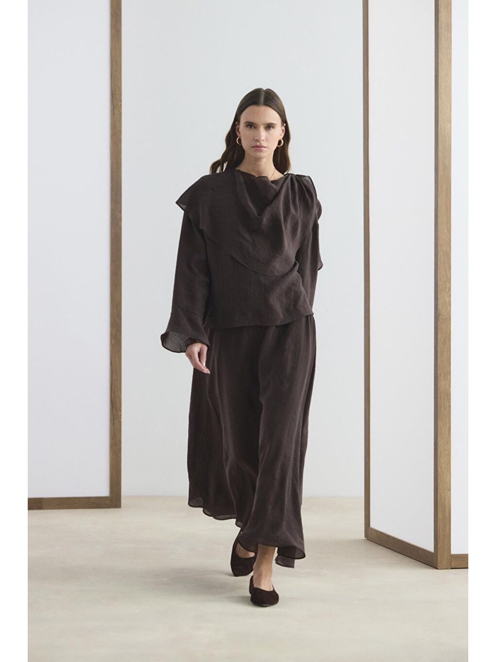 Kahverengi Şal Yaka Gömlek Etek Takım Acı Kahve