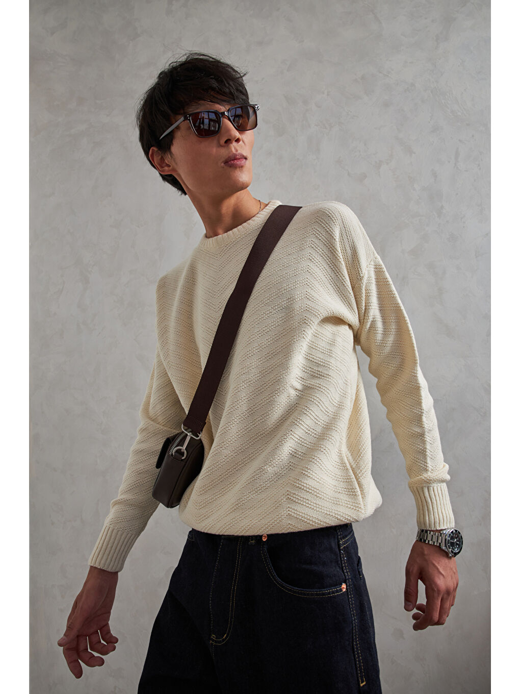 Ekru Erkek Bisiklet Yaka Oversize Ters Örgü Desen Kazak-2