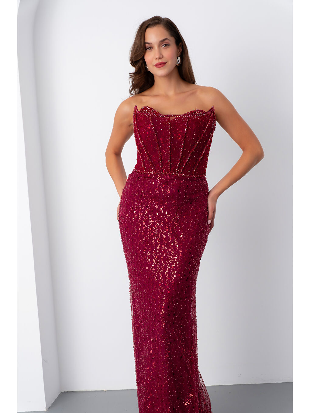 Kadın Bordo Straplez Taşlı Balık Abiye Elbise-2