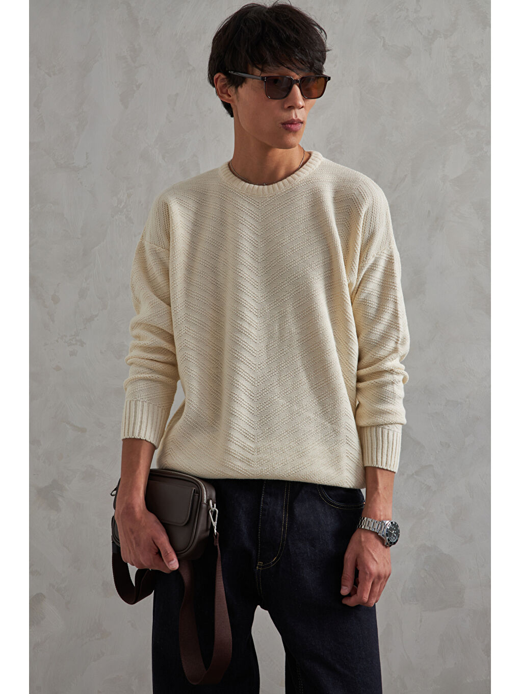 Ekru Erkek Bisiklet Yaka Oversize Ters Örgü Desen Kazak-3