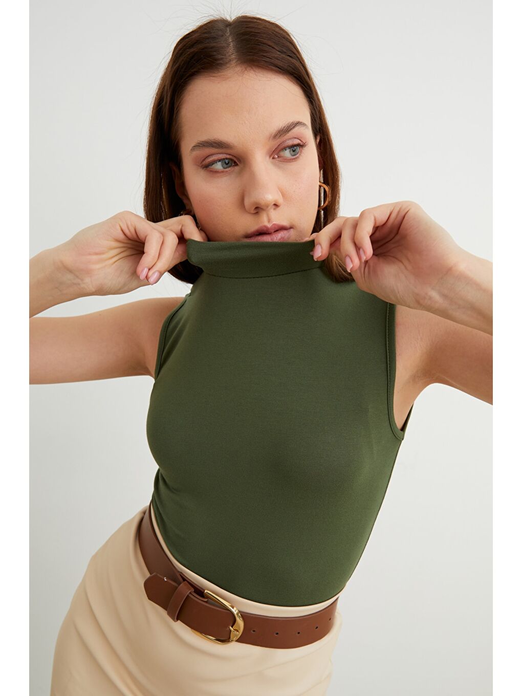 Kadın Haki Kolsuz Bluz