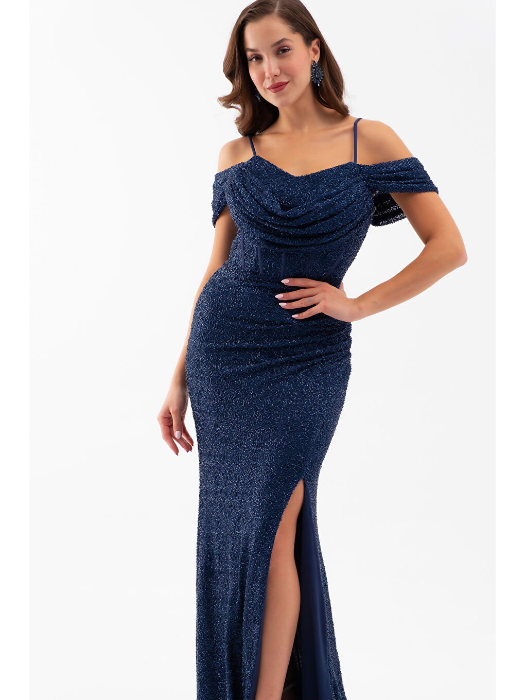 Kadın Lacivert Omuz Dekolteli Boncuklu Uzun Abiye Elbise-3