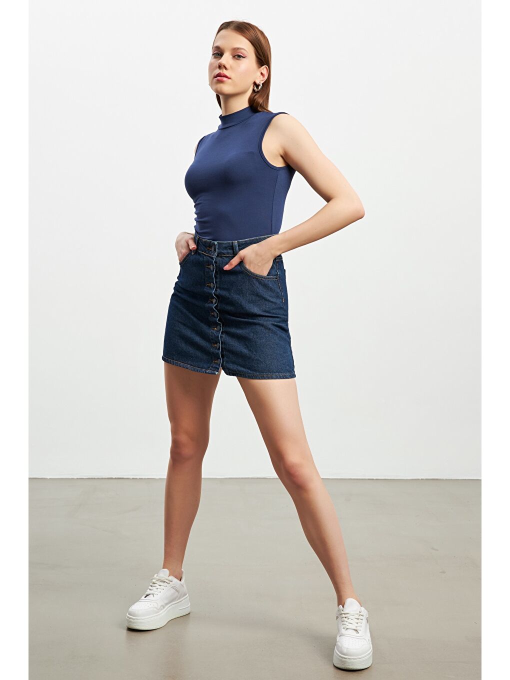 Kadın Lacivert Kolsuz Bluz-4