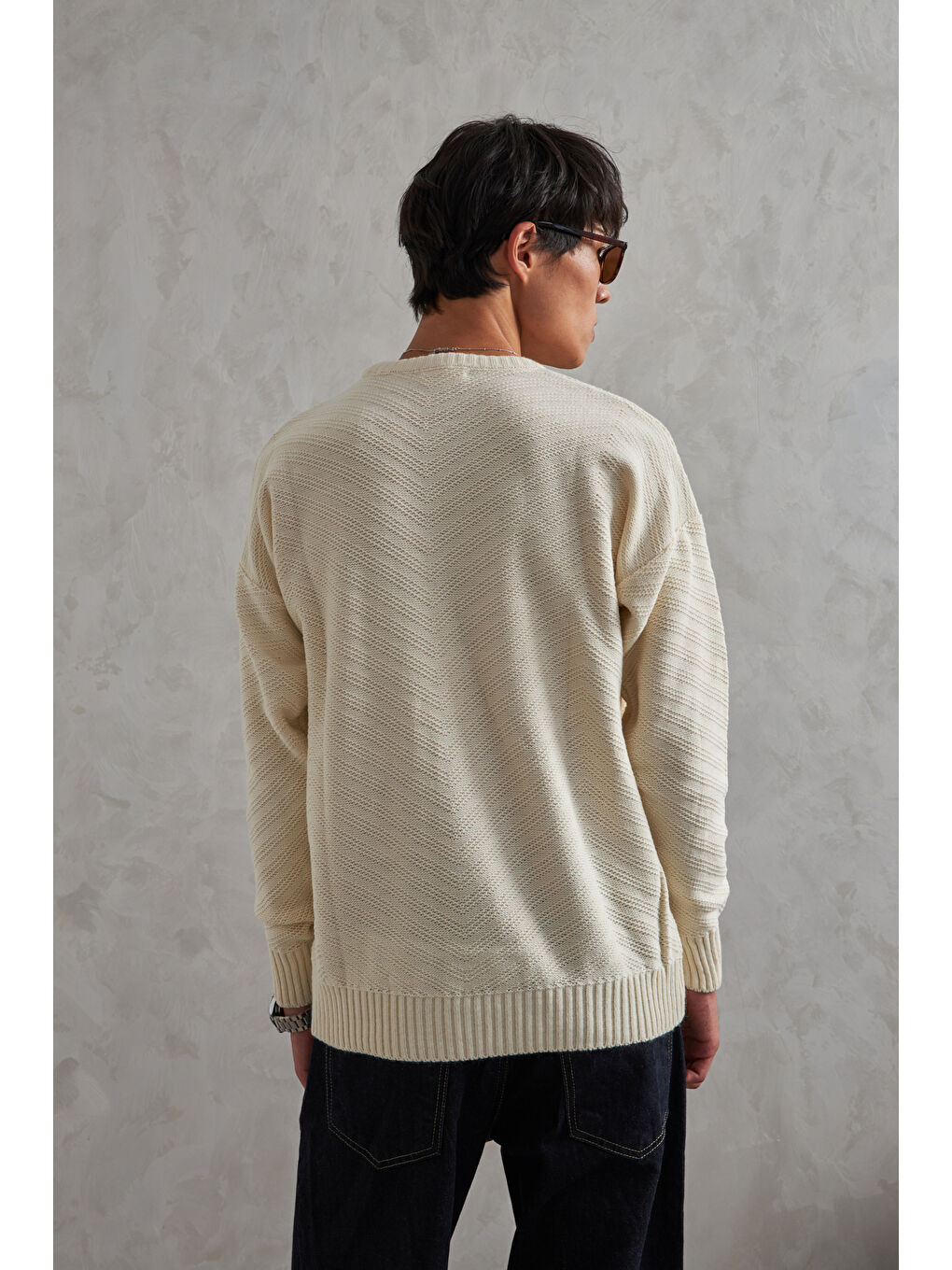 Ekru Erkek Bisiklet Yaka Oversize Ters Örgü Desen Kazak-5