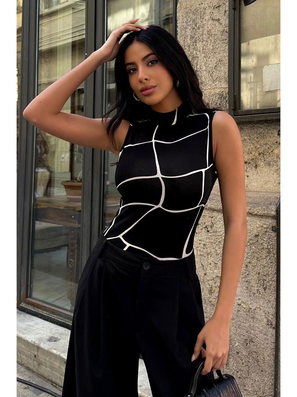 Siyah Kadın Kare Ağ Desenli Kolsuz Bluz-4