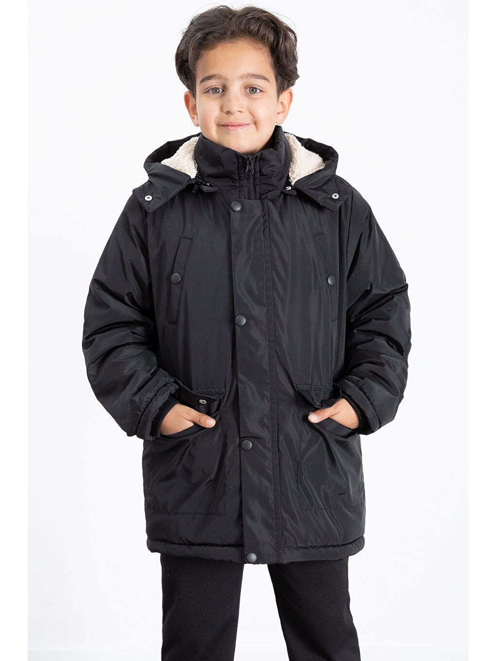 Siyah İçi Kürklü Çıkarılabilir Kapüşonlu Basic Erkek Çocuk Şişme Mont 21439-3