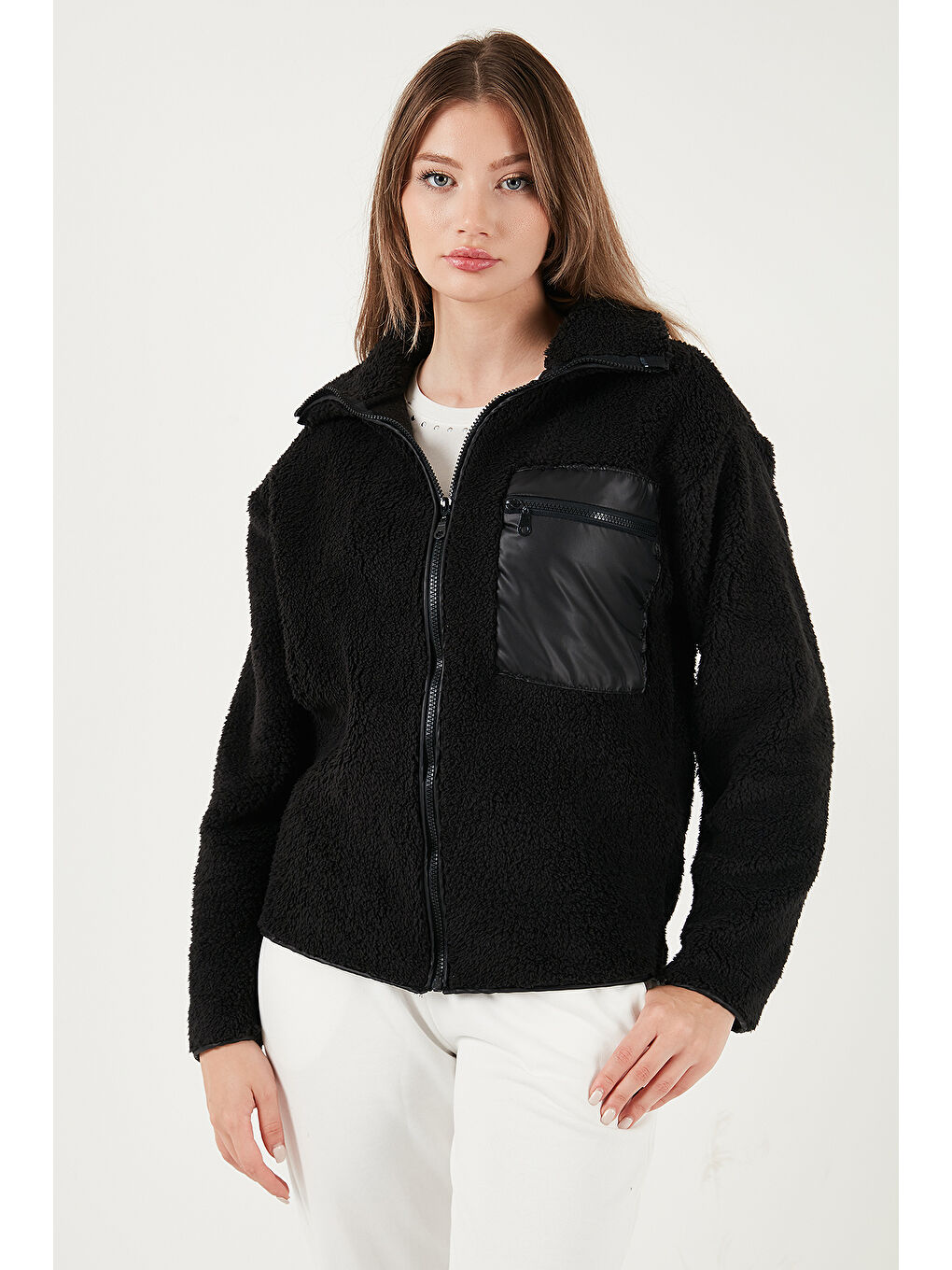 Siyah Regular Fit Klasik Yaka Göğüs Cep Detaylı Pelüş Kadın Hırka Polar 5866437-2