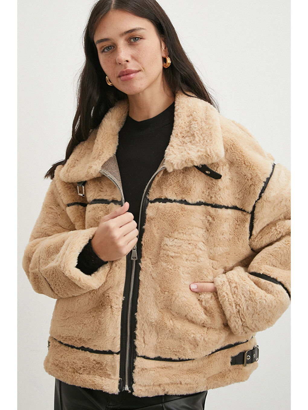 Ters Detay Pelüş Lamine Mont Bej-3