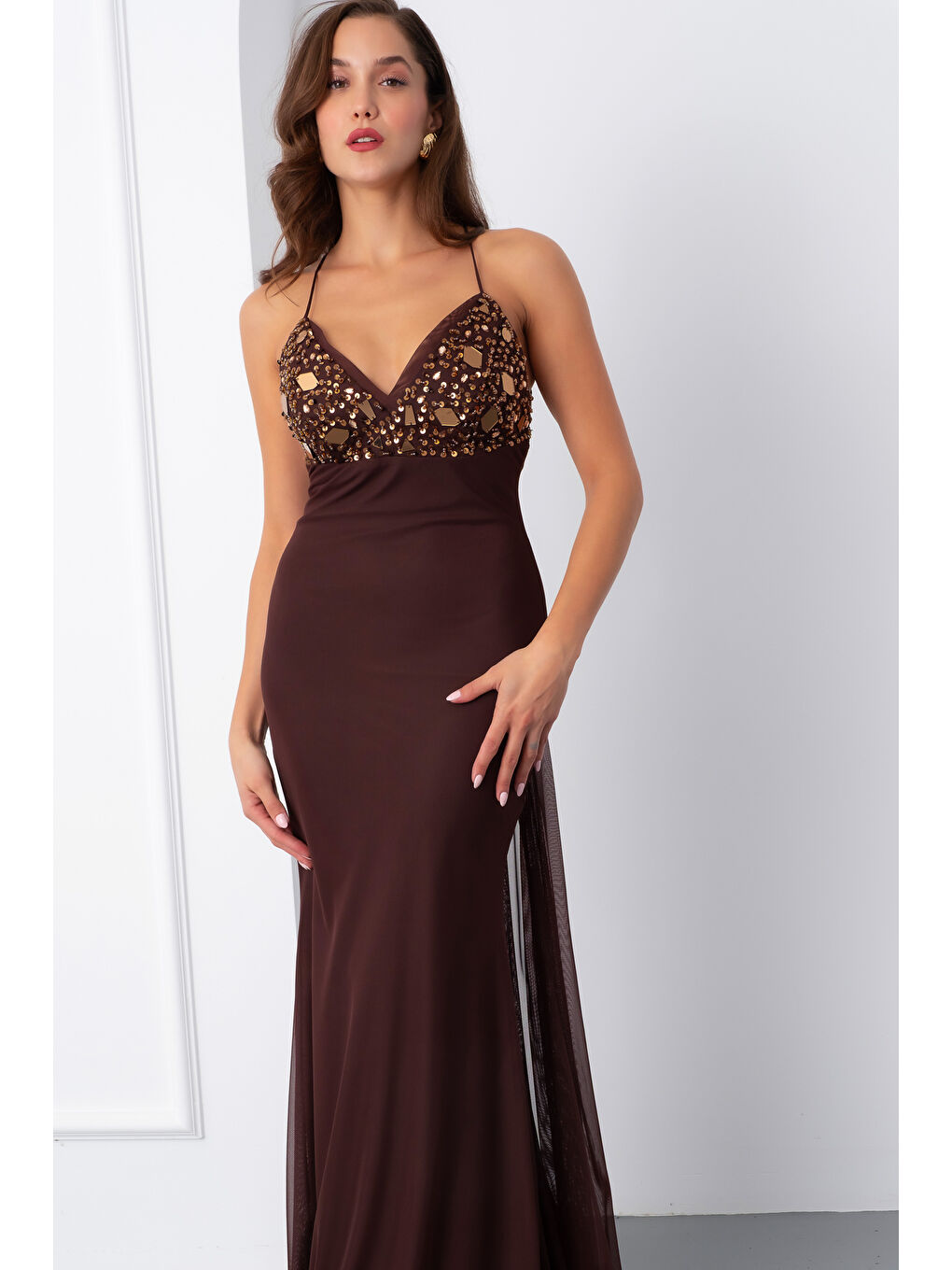 Kadın Kahverengi Askılı Taş Detaylı Uzun Tül Abiye Elbise-2