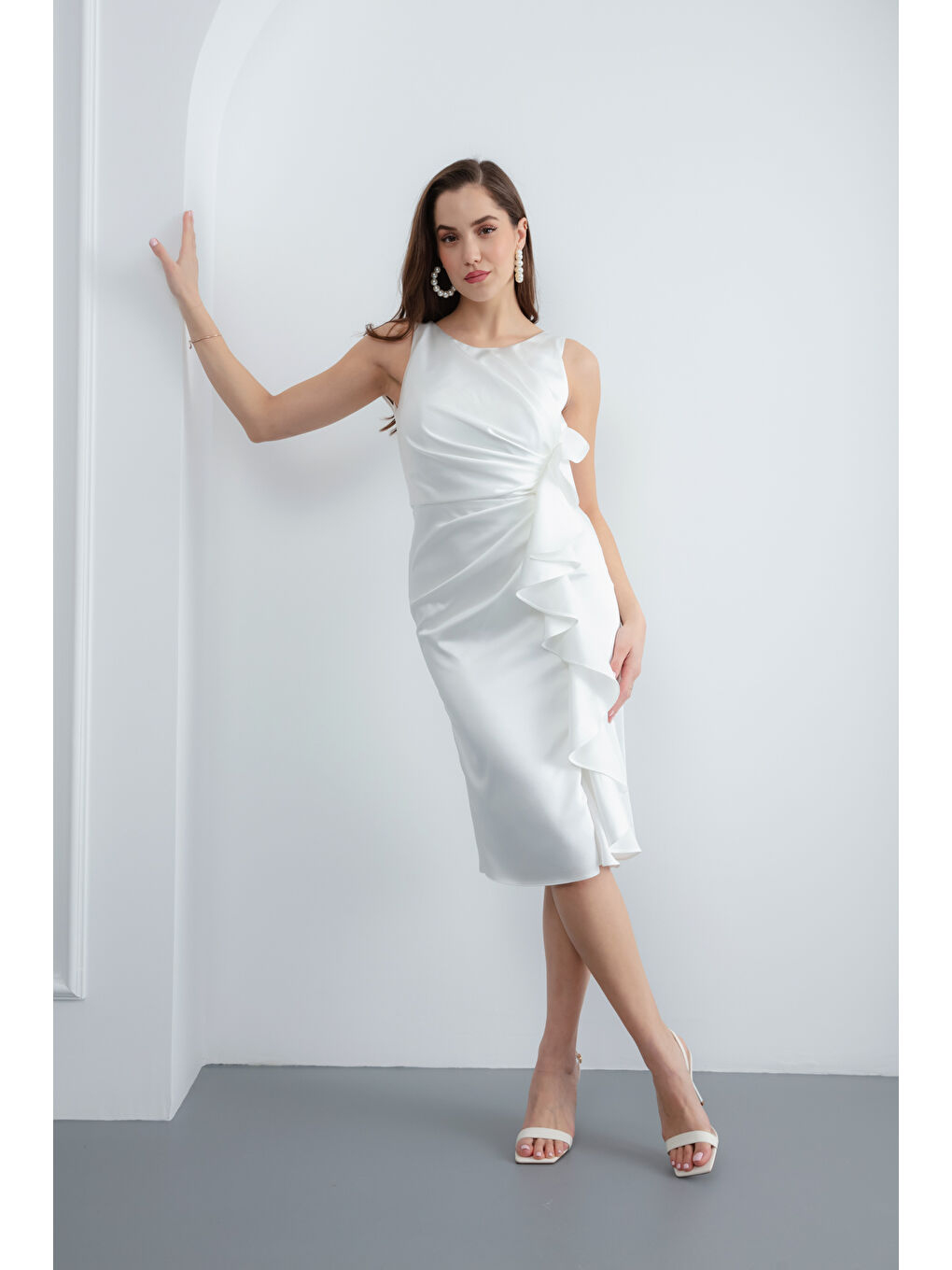 Kadın Beyaz Fırfırlı Saten Midi Söz Nişan Nikah Abiye Elbise