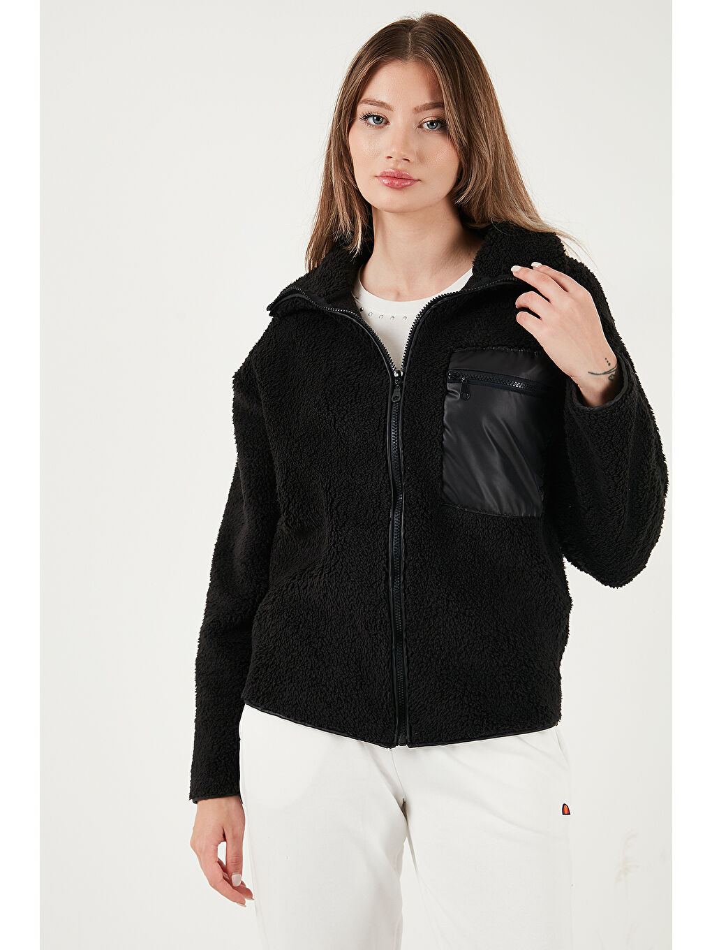 Siyah Regular Fit Klasik Yaka Göğüs Cep Detaylı Pelüş Kadın Hırka Polar 5866437-3