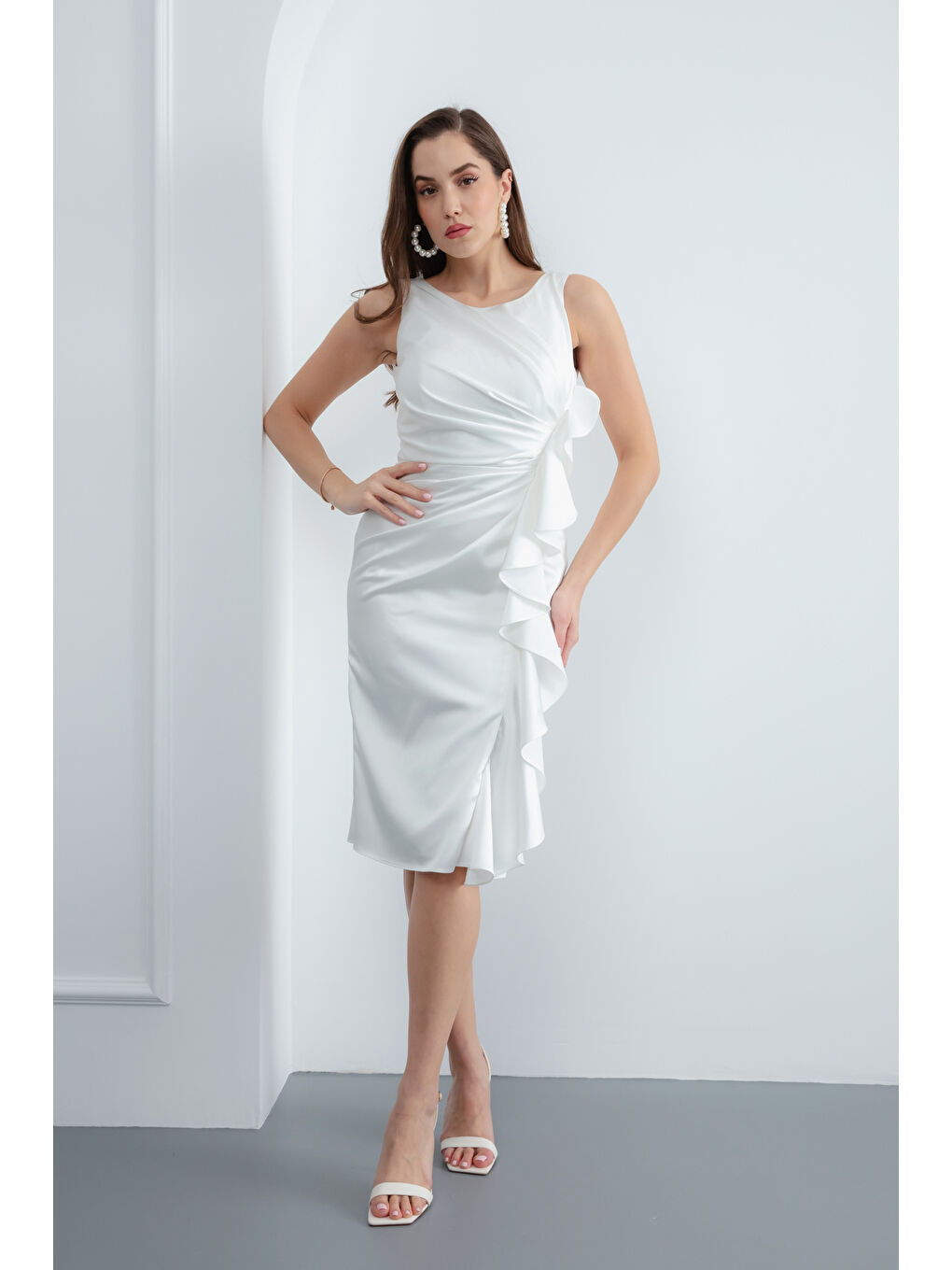 Kadın Beyaz Fırfırlı Saten Midi Söz Nişan Nikah Abiye Elbise-3
