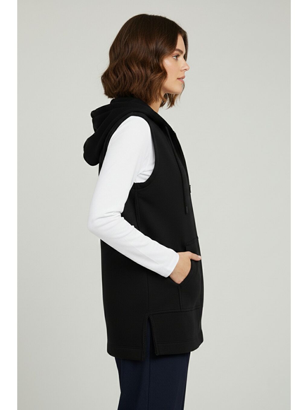 Siyah Kadın Sıfır Kol Kapüşonlu Hırka ve Uzun Kollu Tişört Takımı-2