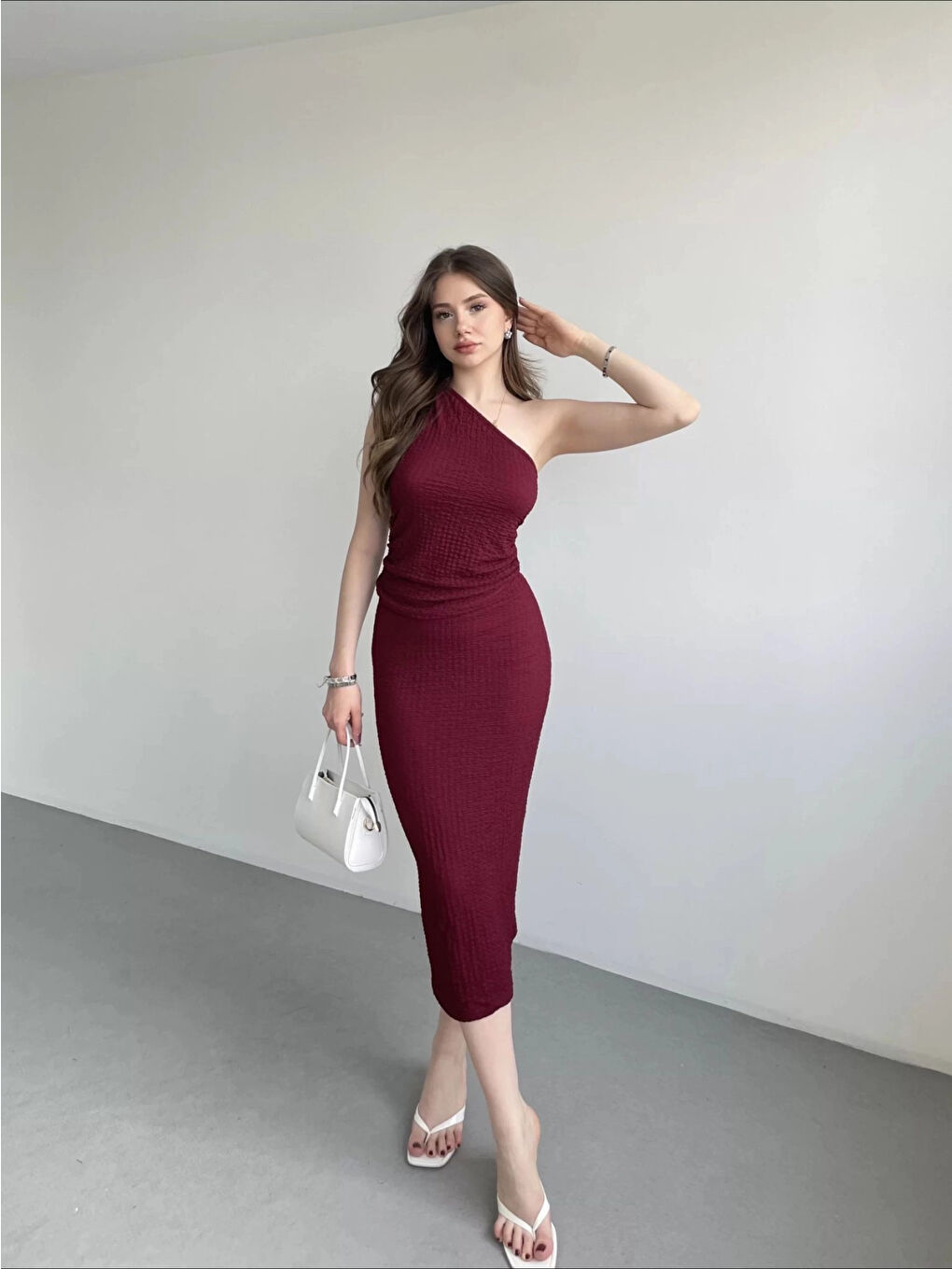 Kadın Bordo Gofre Kumaş Tek Omuz Bluz HZL25S-ZK13271-1