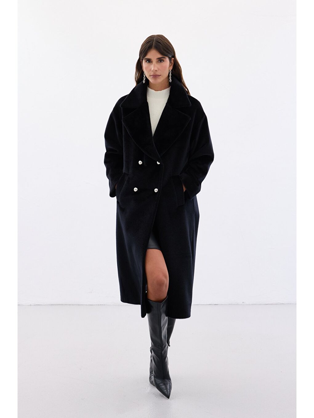 Düğme Detaylı Uzun Kaban - Siyah-1