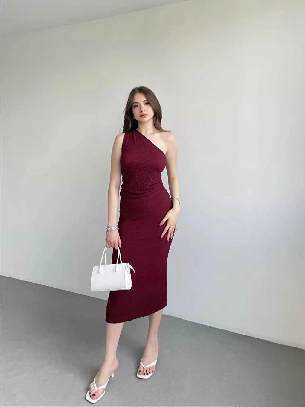 Kadın Bordo Gofre Kumaş Tek Omuz Bluz HZL25S-ZK13271-2