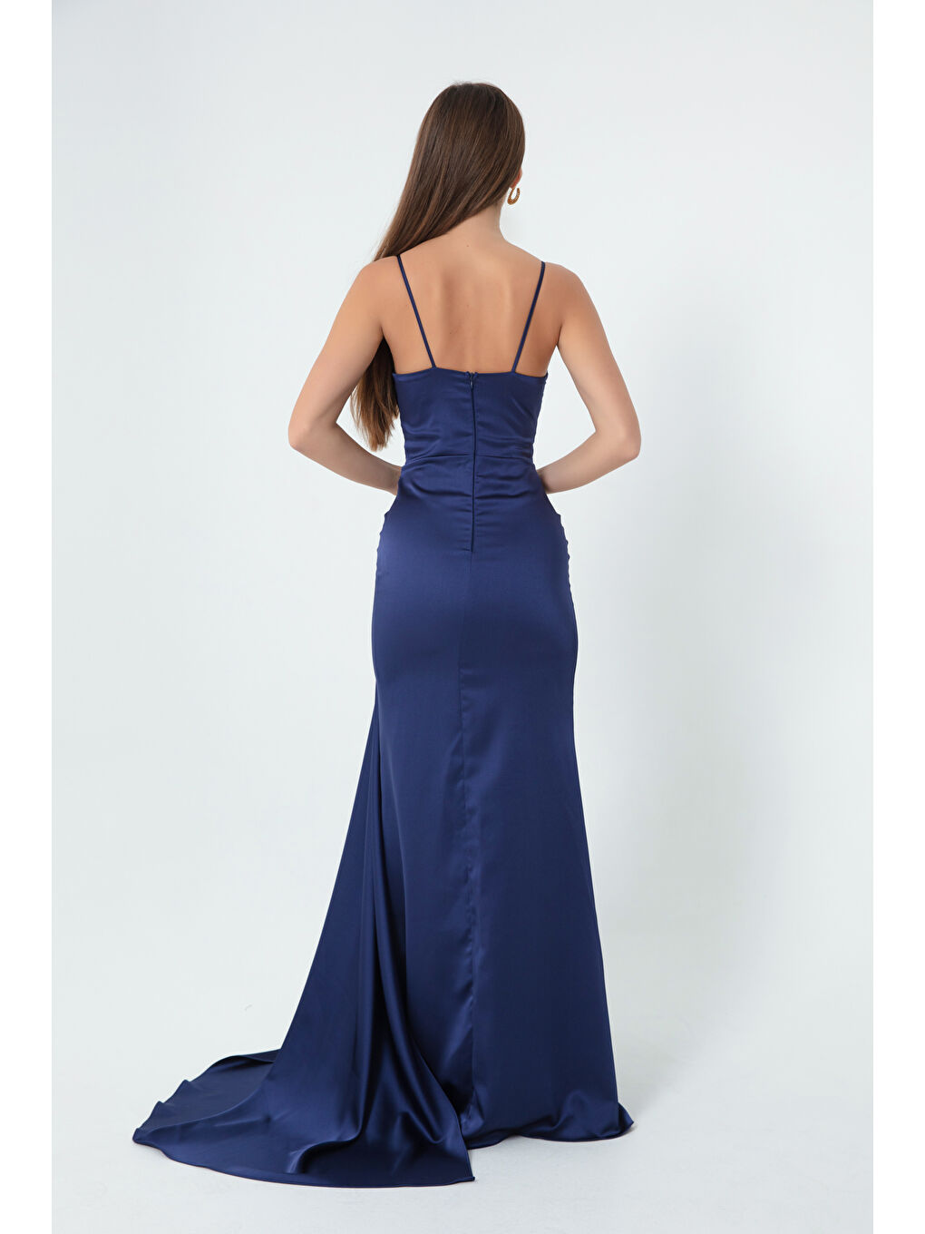 Kadın Lacivert Askılı Uzun Saten Abiye Elbise & Mezuniyet Elbisesi-4