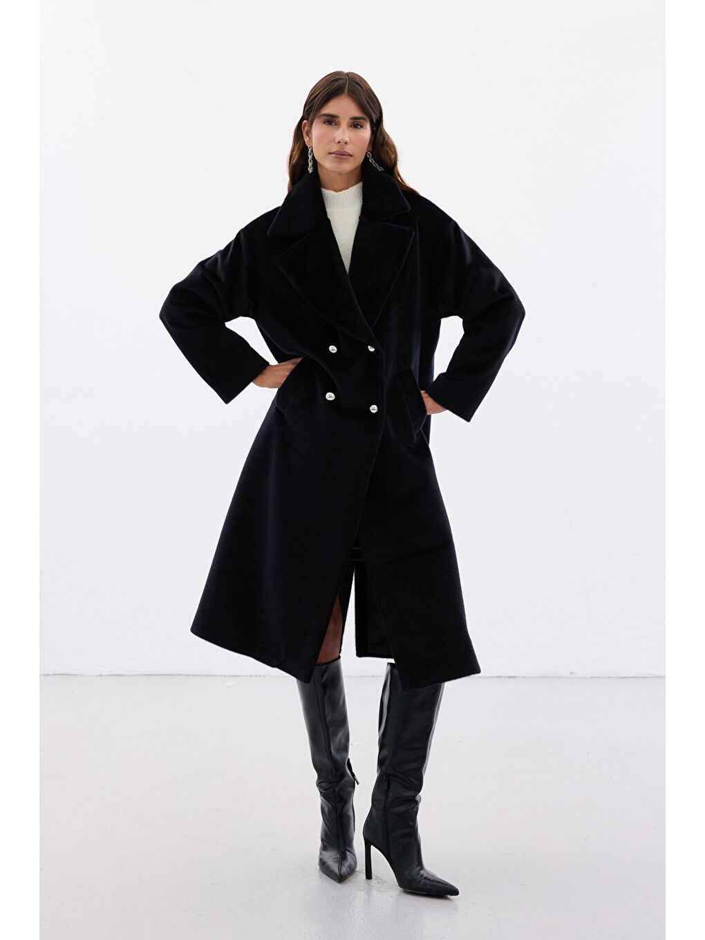 Düğme Detaylı Uzun Kaban - Siyah-4