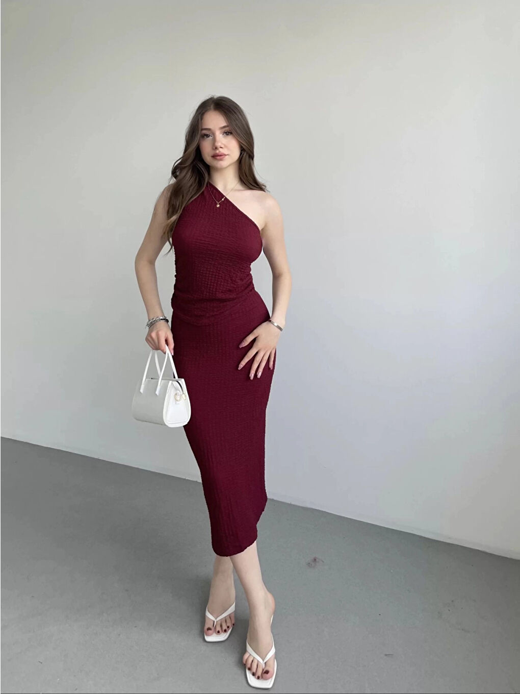 Kadın Bordo Gofre Kumaş Tek Omuz Bluz HZL25S-ZK13271-3