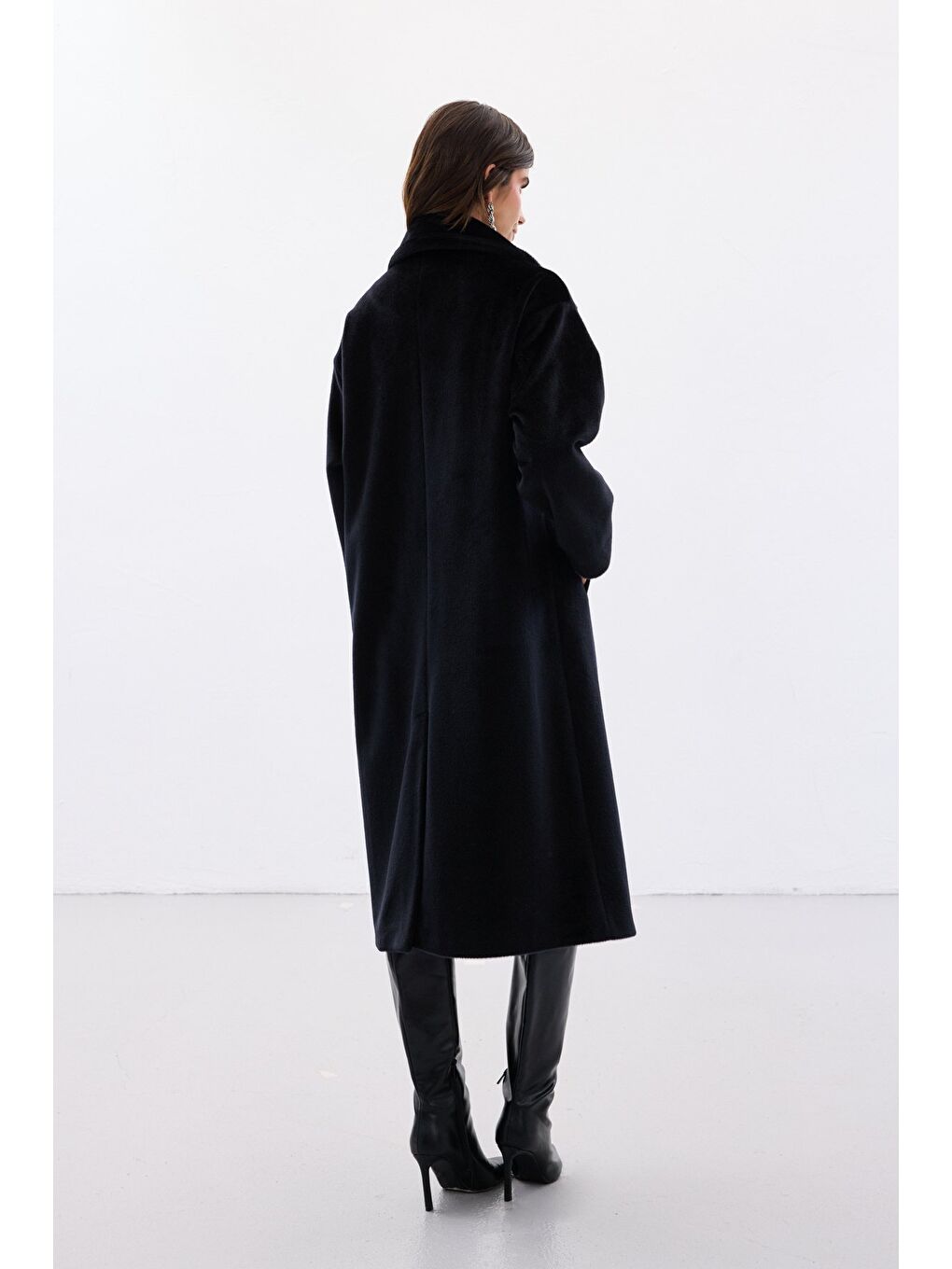 Düğme Detaylı Uzun Kaban - Siyah-7