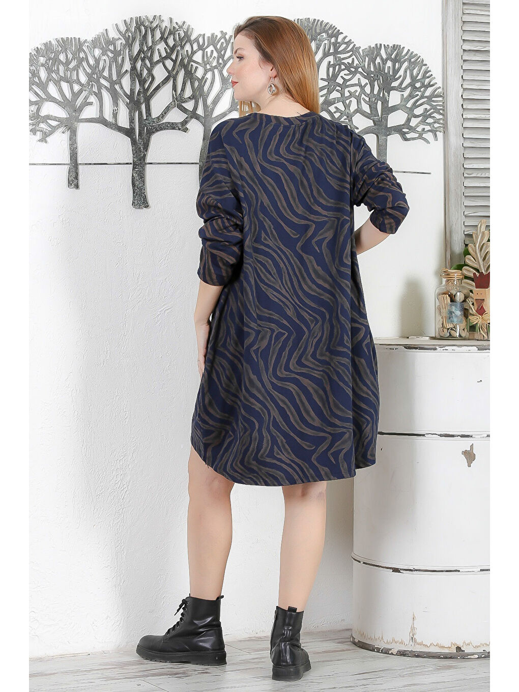 İtalyan Lacivert Yuvarlak Yaka Uzun Kol Cepli Allover Baskılı 2 İplik Şardonsuz Casual Örme Elbise-7