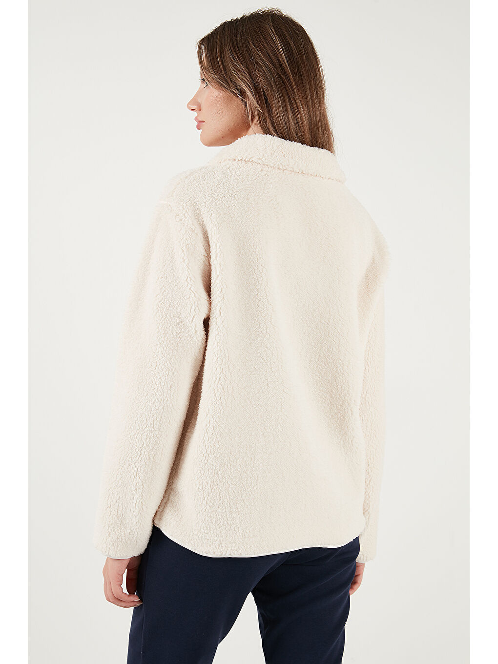 Ekru Regular Fit Klasik Yaka Göğüs Cep Detaylı Pelüş Kadın Hırka Polar 5866437-6