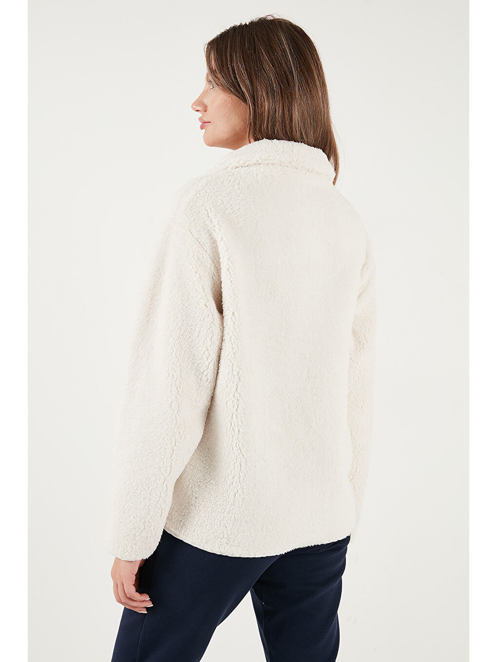 Ekru Regular Fit Klasik Yaka Göğüs Cep Detaylı Pelüş Kadın Hırka Polar 5866437-6