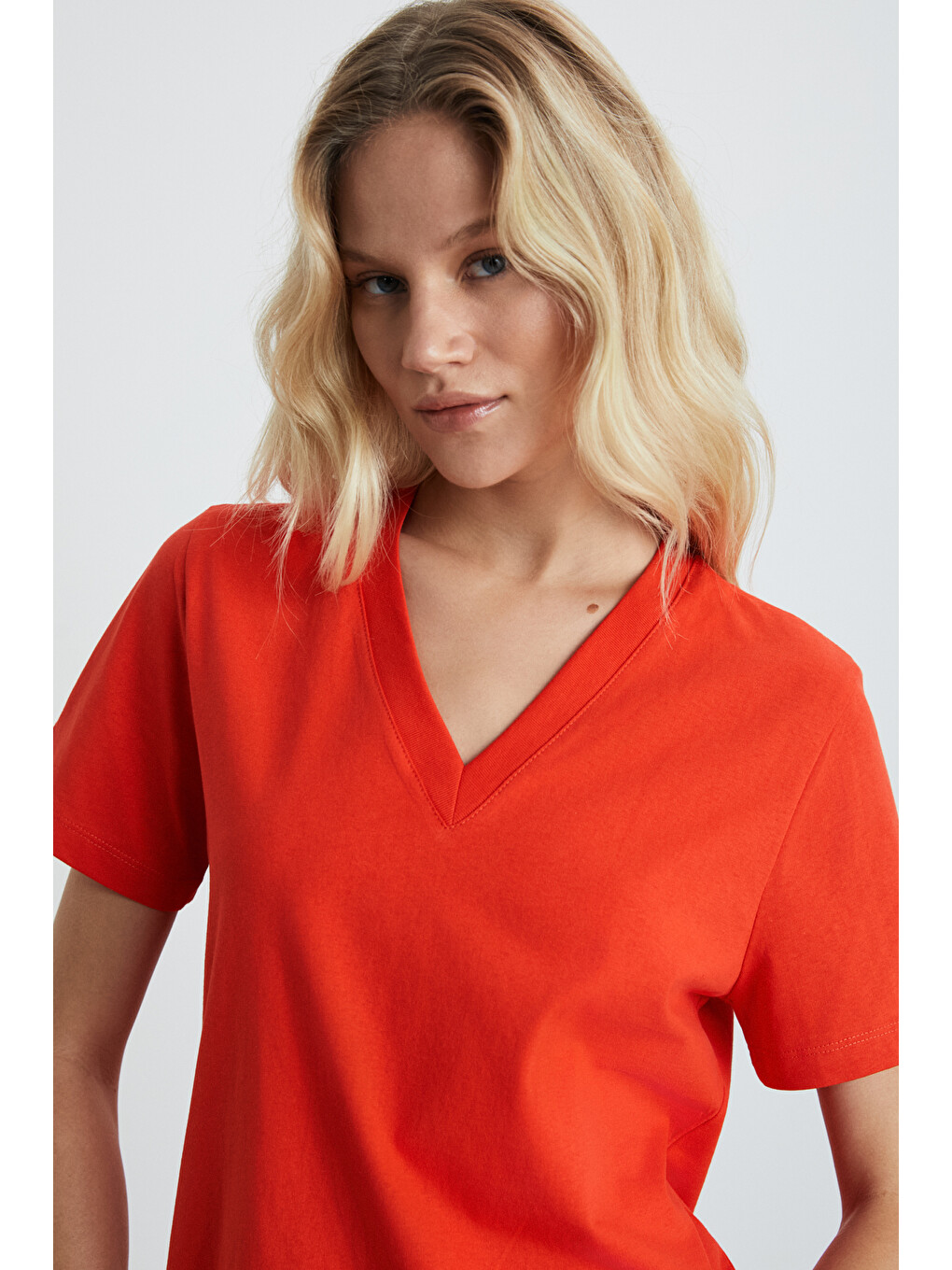 Kırmızı ALINE Kadın %100 organik Pamuk Derin V Yakalı Comfort Fit KIRMIZI T-Shirt-3