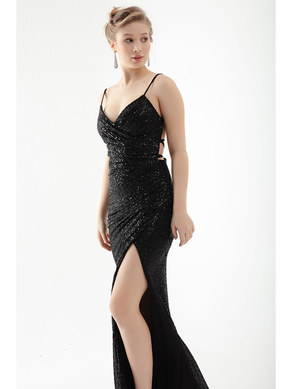 Kadın Siyah Sırt Dekolteli Payetli Uzun Abiye Elbise-1