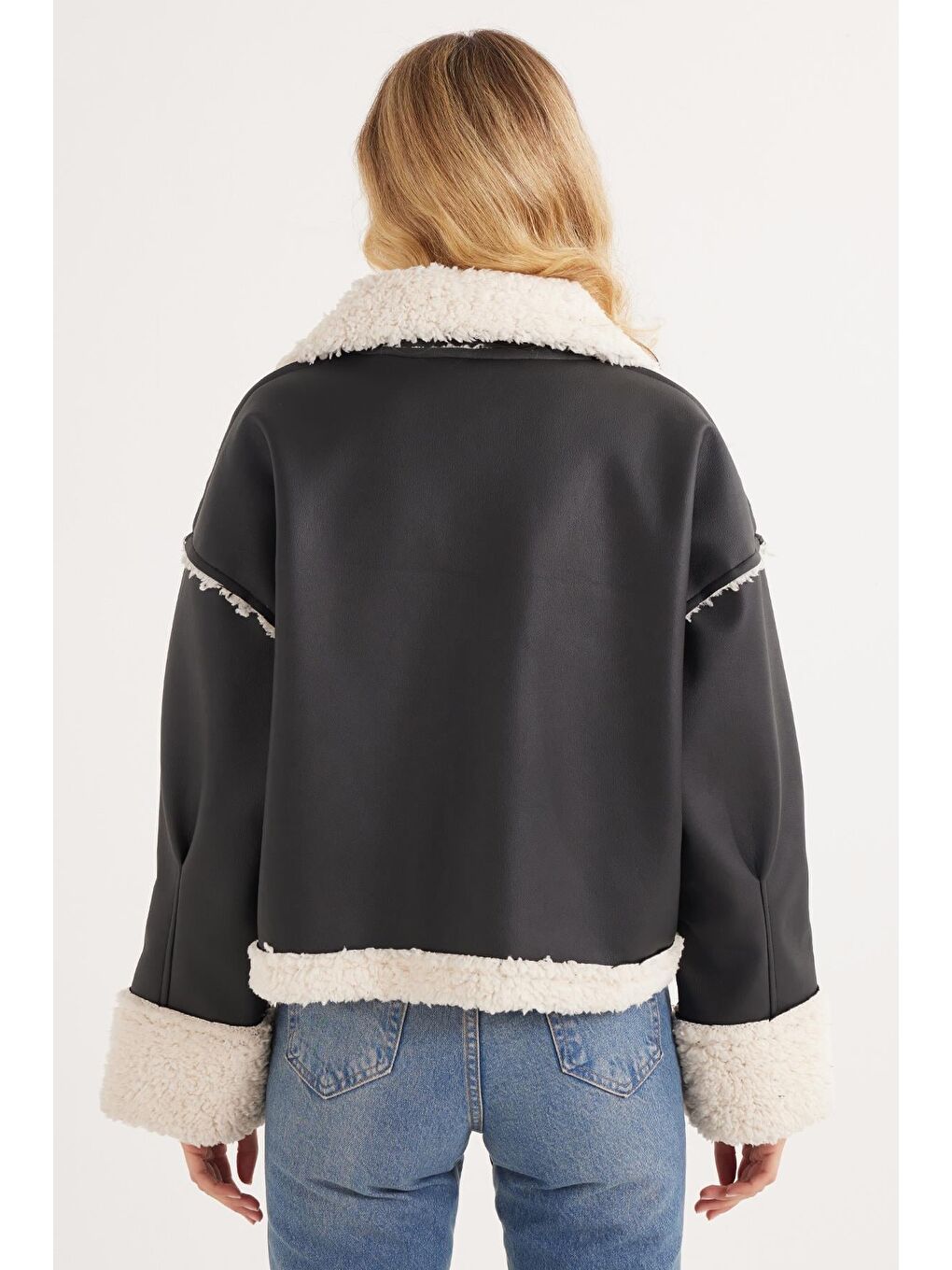 Kadın Regular Fit Klasik Kesim İçi Kürklü Kol Detaylı Siyah Deri Mont-6