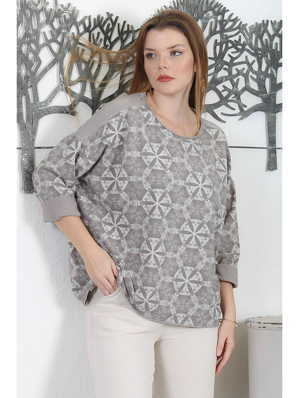 İtalyan Gri Yuvarlak Yaka Uzun Kol Pul Payetli Baskılı 2 İplik Şardonsuz Casual Örme Bluz-3