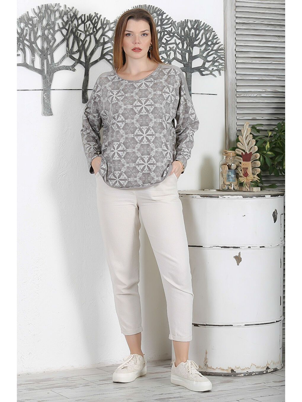 İtalyan Gri Yuvarlak Yaka Uzun Kol Pul Payetli Baskılı 2 İplik Şardonsuz Casual Örme Bluz-5