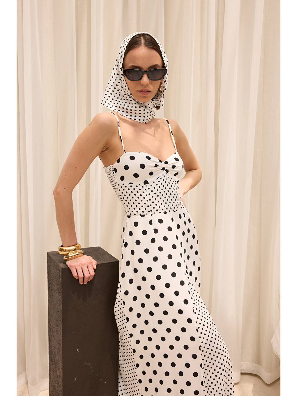 Rosemary Bandana Detaylı Puantiyeli Ekru Uzun Elbise-3