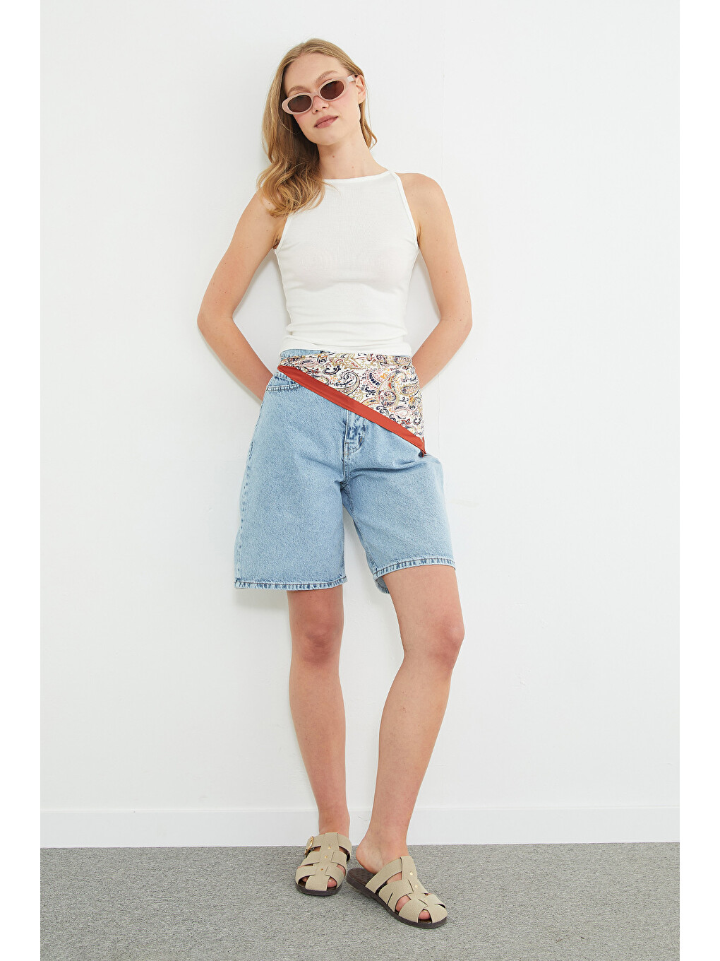 Ekru Basic Kayık Yaka Slim Fit Bluz-3
