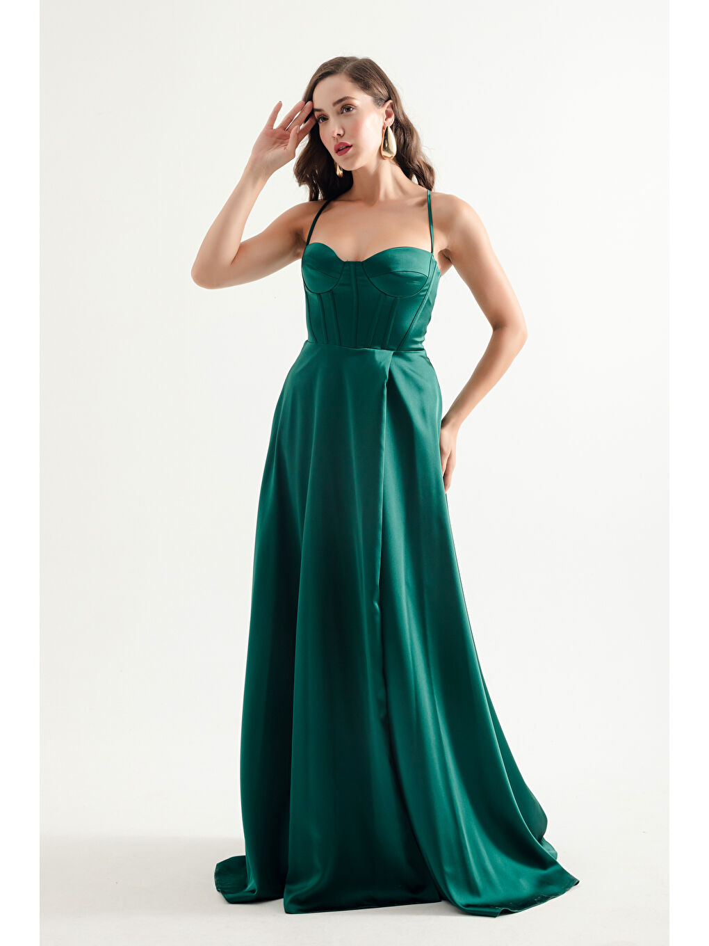 Kadın Zümrüt Yeşili Askılı Uzun Saten Abiye Elbise-1
