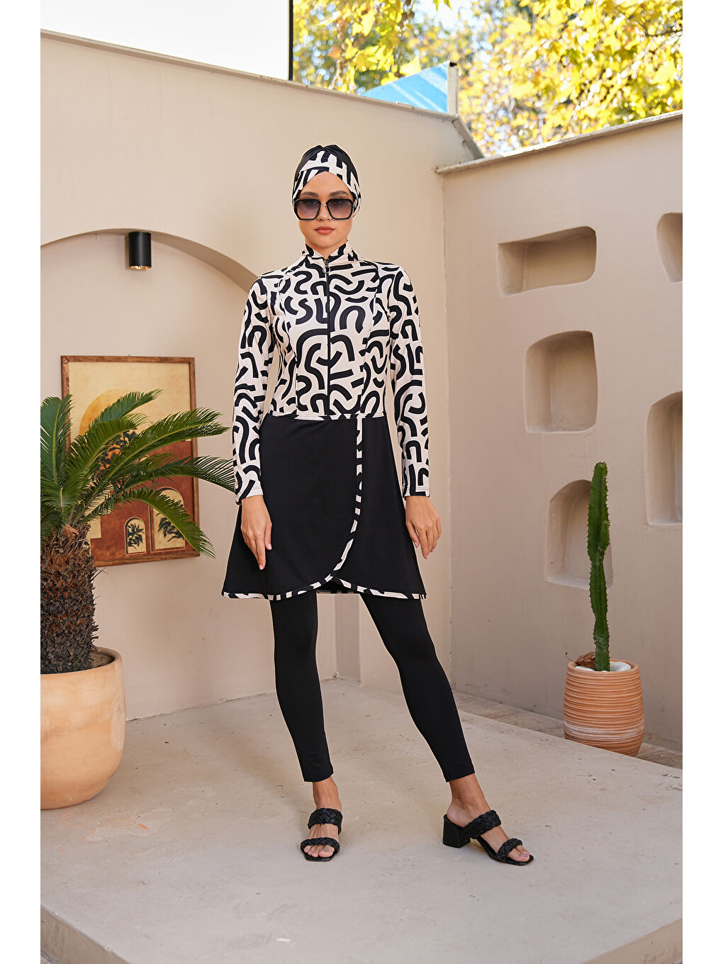 Siyah Desenli Fermuarlı Pareo Model Taytlı Kapalı Tesettür Mayo 3742-1