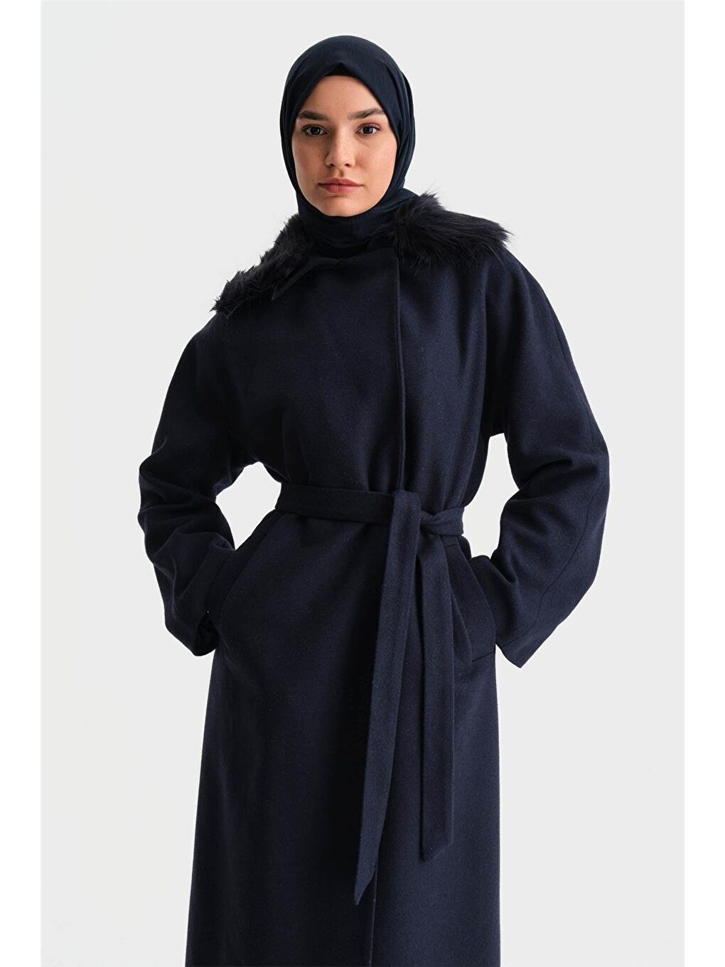 Seyyar Kürklü Bütün Kol Manto 24K8105 Lacivert-2