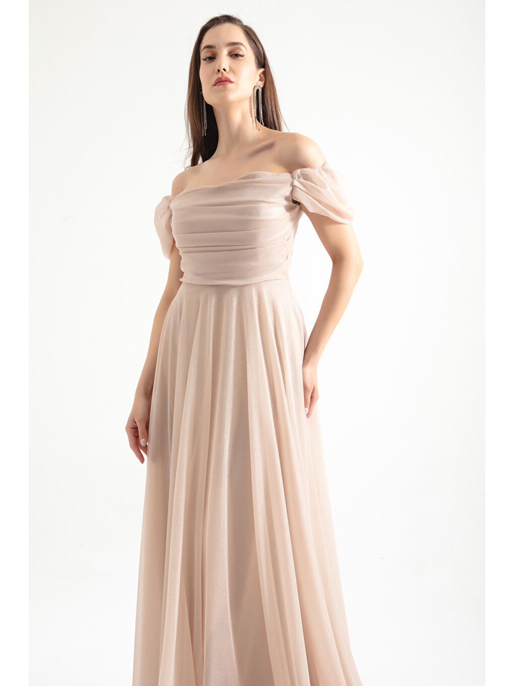 Kadın Bej Kayık Yaka Drapeli Uzun Simli Abiye Elbise-1