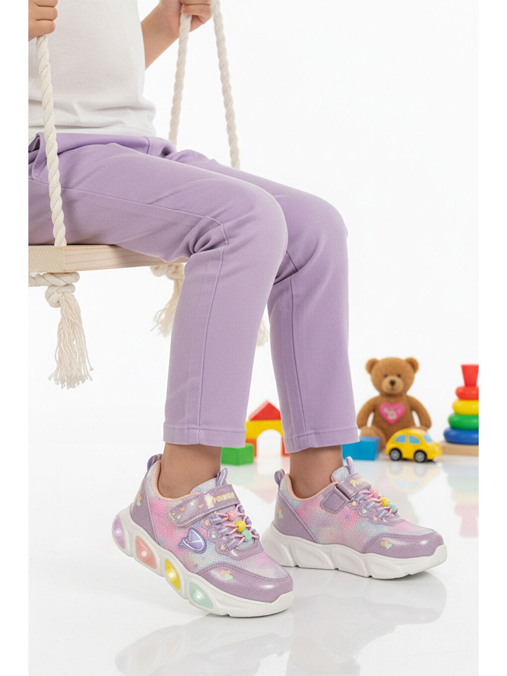 Mor Cırtlı Işıklı Hafif Kız Çocuk Spor Ayakkabı 1998 P-2
