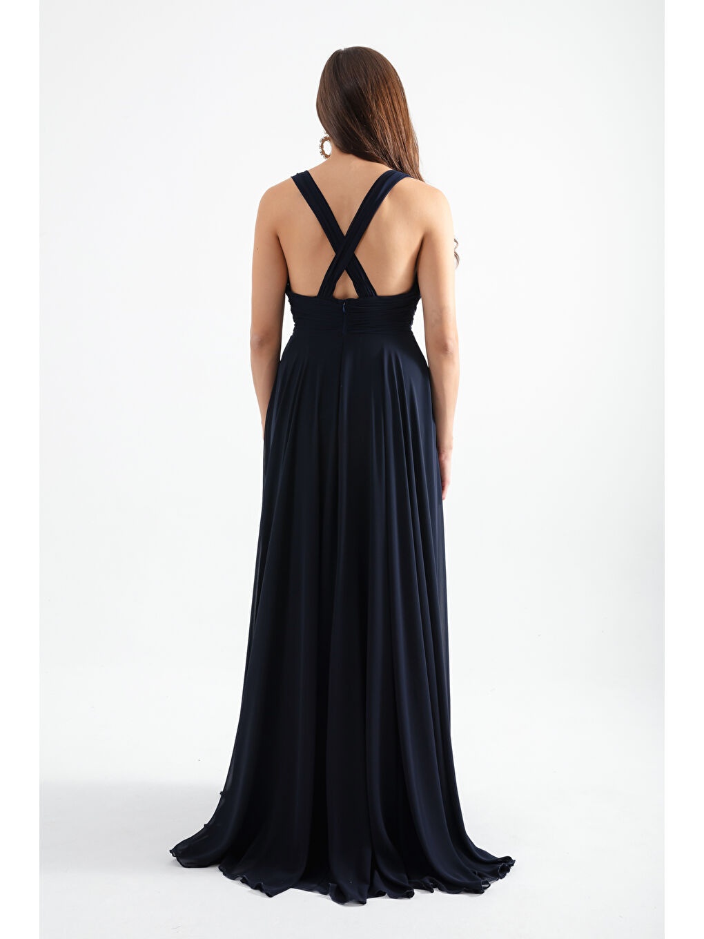 Kadın Lacivert Sırtı Çapraz Askılı Yırtmaçlı Şifon Uzun Abiye Elbise-2