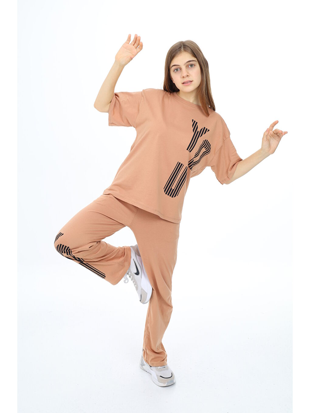 Bej Kız Çocuk Yaka ve Paça Baskılı Alt-Üst 2'li Takım 12143-1