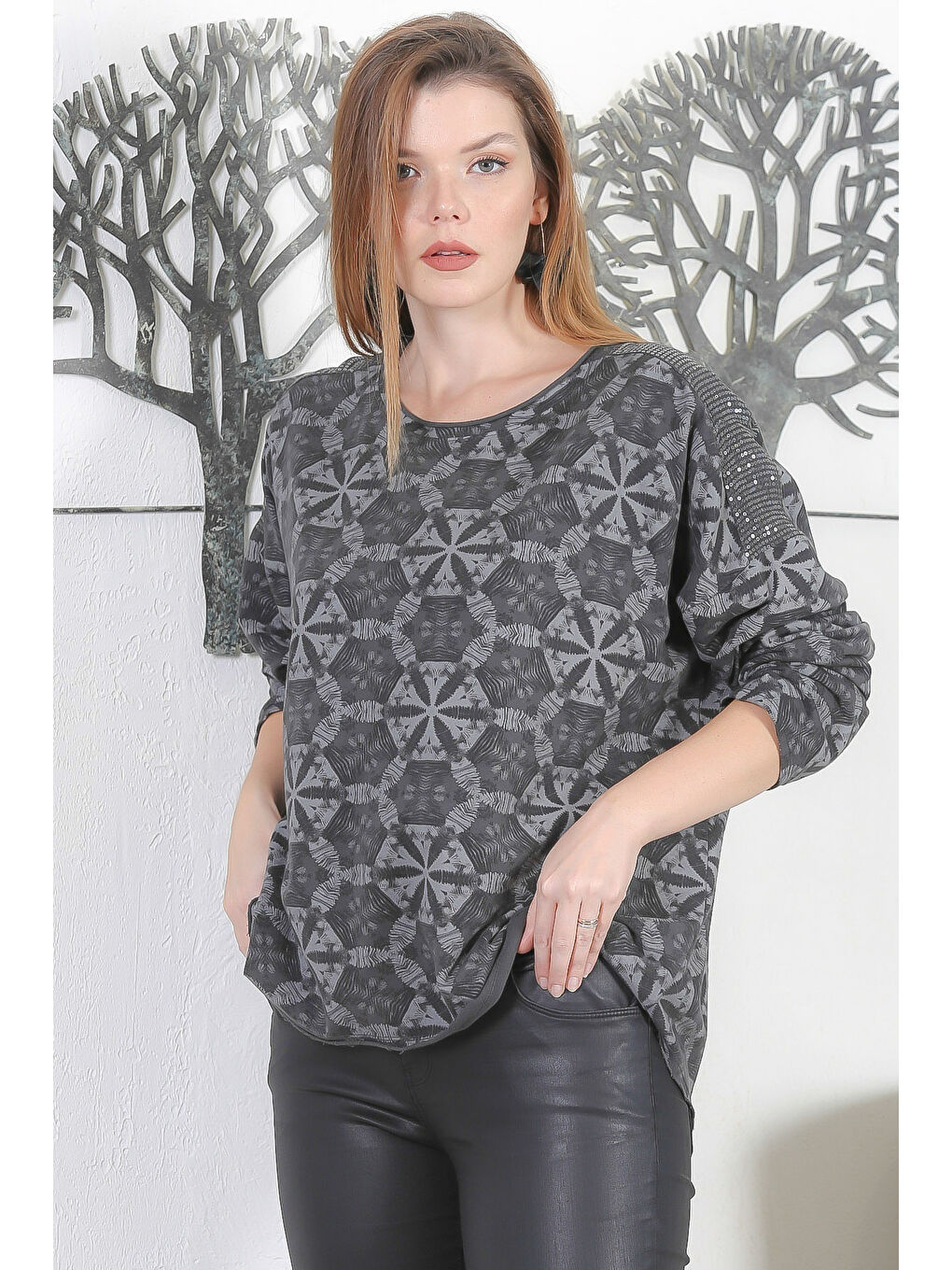 İtalyan Antrasit Yuvarlak Yaka Uzun Kol Pul Payetli Baskılı 2 İplik Şardonsuz Casual Örme Bluz