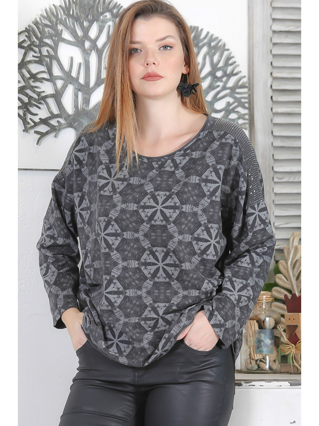 İtalyan Antrasit Yuvarlak Yaka Uzun Kol Pul Payetli Baskılı 2 İplik Şardonsuz Casual Örme Bluz-2