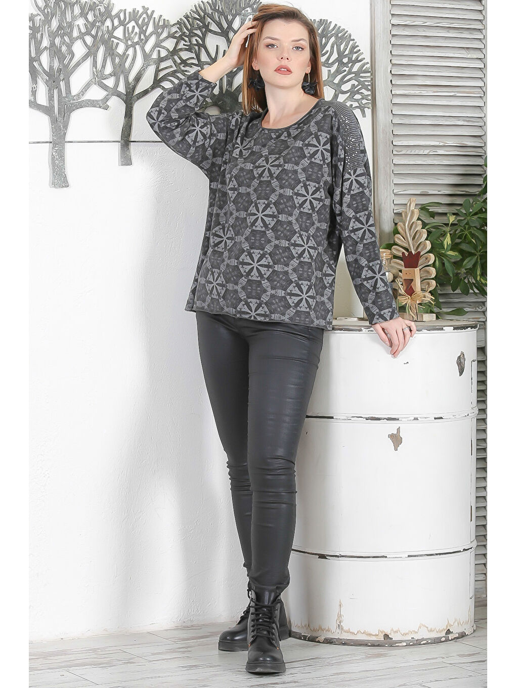 İtalyan Antrasit Yuvarlak Yaka Uzun Kol Pul Payetli Baskılı 2 İplik Şardonsuz Casual Örme Bluz-6